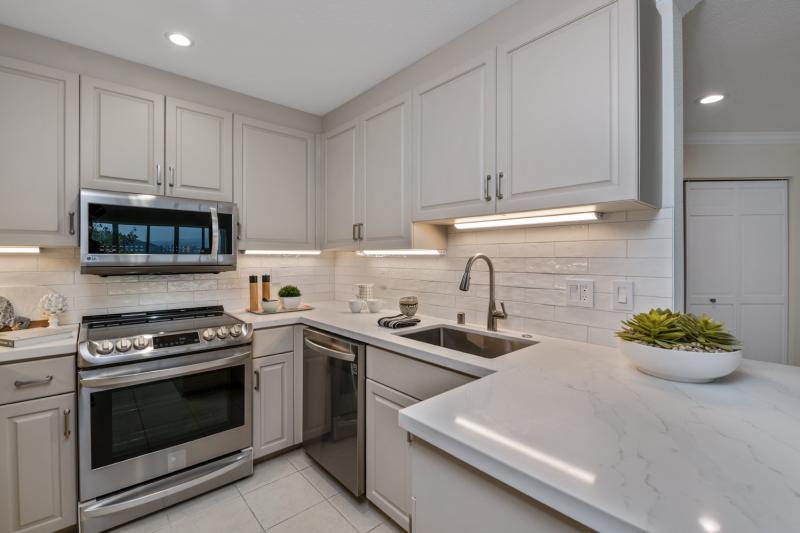 Type D – 1 Bed + Den, 2 Baths  #10